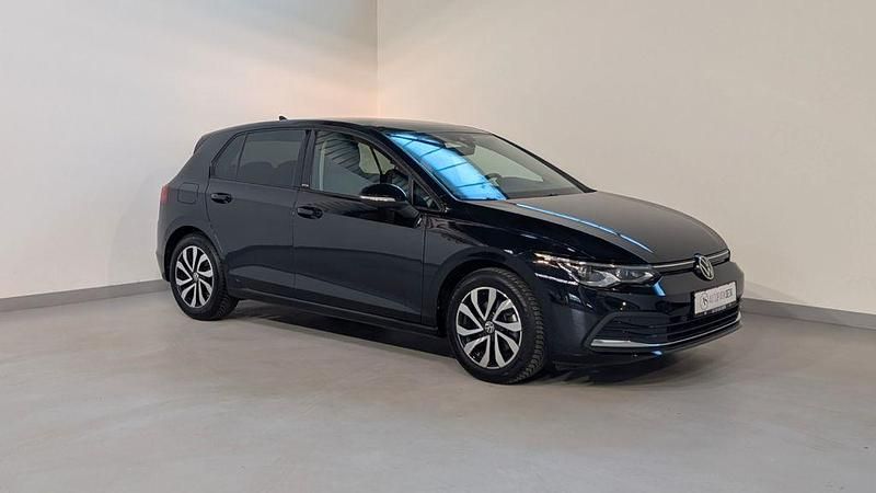 Gebraucht VW Golf VIII Active 150 PS (110 kW) 2022 Schwarz Limousine
