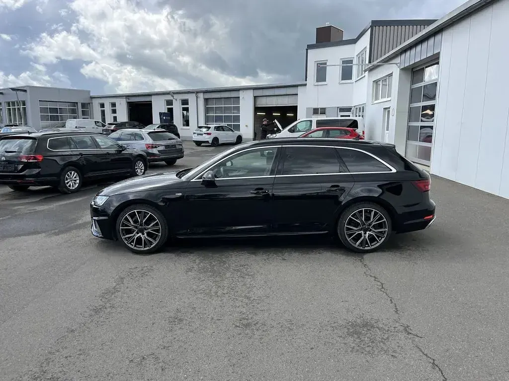 Gebraucht Audi A4 S-Line 150 PS (110 kW) 2019 Schwarz Kombi