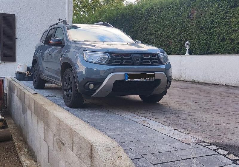 Gebraucht Dacia Duster Extreme 150 PS (110 kW) 2022 Grau SUV