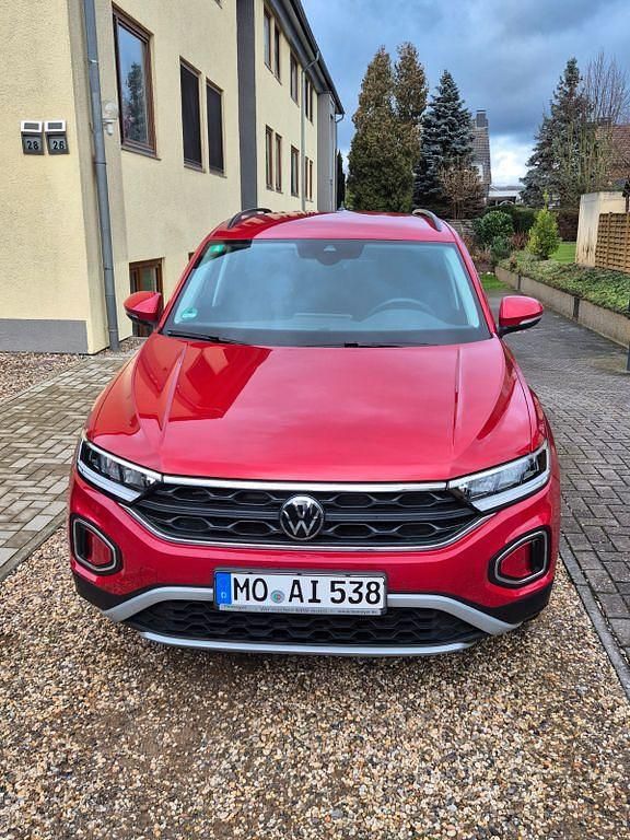Rot Gebraucht 2023 VW T-Roc Move SUV | 22.950 € (Guter Preis) - Bild 1/4