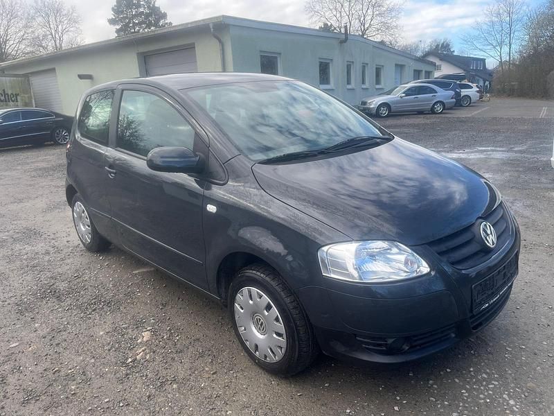 Gebraucht VW Fox 54 PS (39 kW) 2009 Grau Kleinwagen