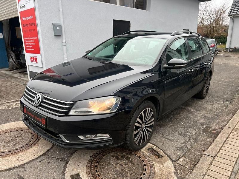 Gebraucht VW Passat 105 PS (77 kW) 2011 Schwarz Limousine
