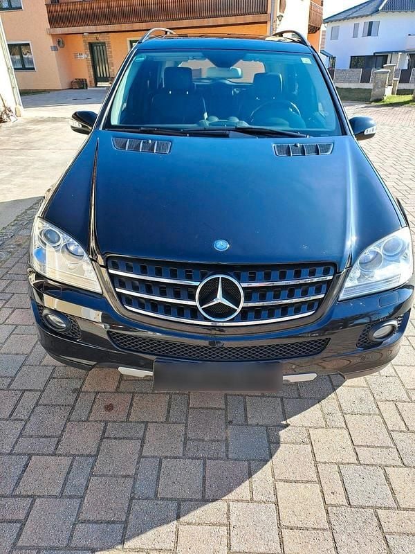 Gebraucht Mercedes ML320 224 PS (164 kW) 2007 Schwarz SUV