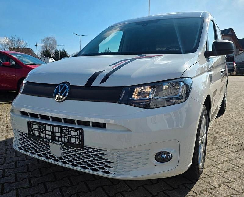 Gebraucht VW Caddy Maxi Basis 122 PS (89 kW) 2023 Weiß Van / Kleinbus