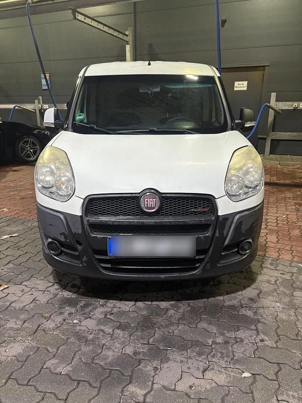 Weiß Gebraucht 2011 Fiat Doblò Van / Kleinbus | 1.800 € (Guter Preis) - Bild 1/4