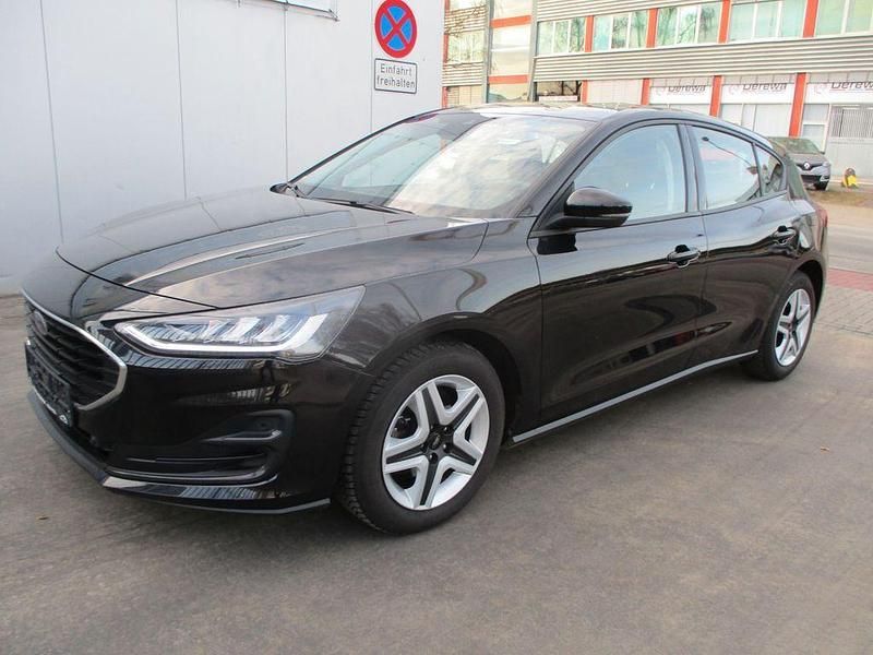Gebraucht Ford Focus Cool & Connect 101 PS (74 kW) 2022 Schwarz Limousine