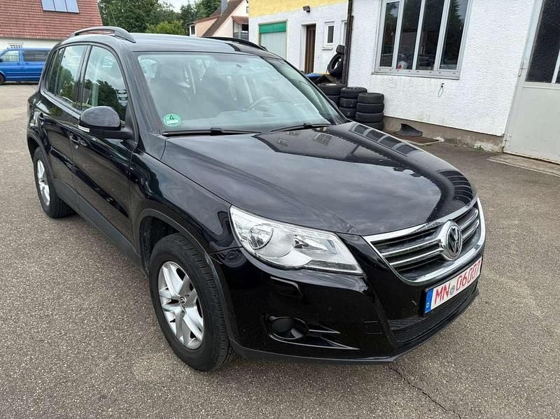 Deep black perleffekt Gebraucht 2009 VW Tiguan Trendline SUV | 4.500 € (Superpreis) - Bild 1/4