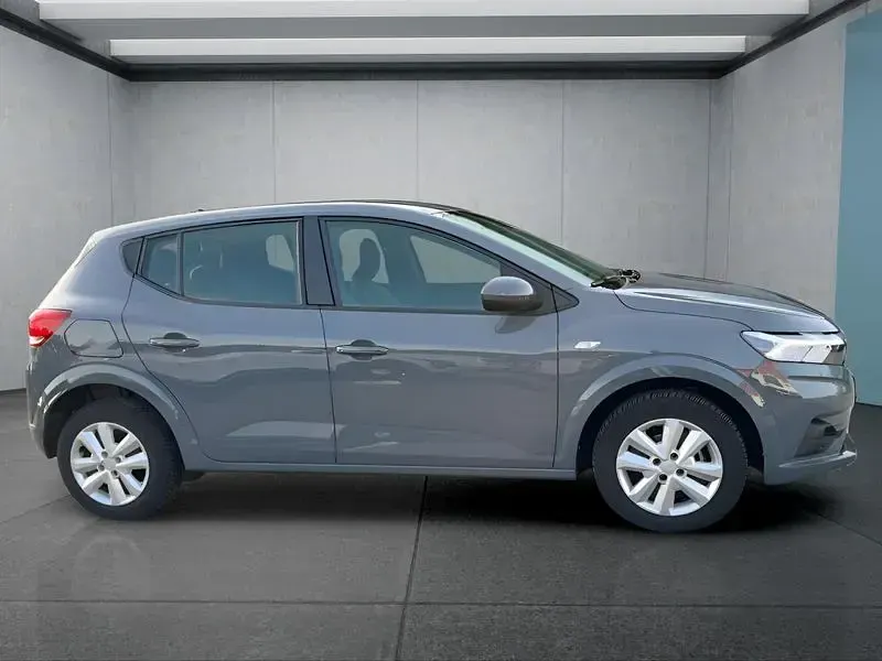 Gebraucht Dacia Sandero 91 PS (66 kW) 2023 Grau Kleinwagen