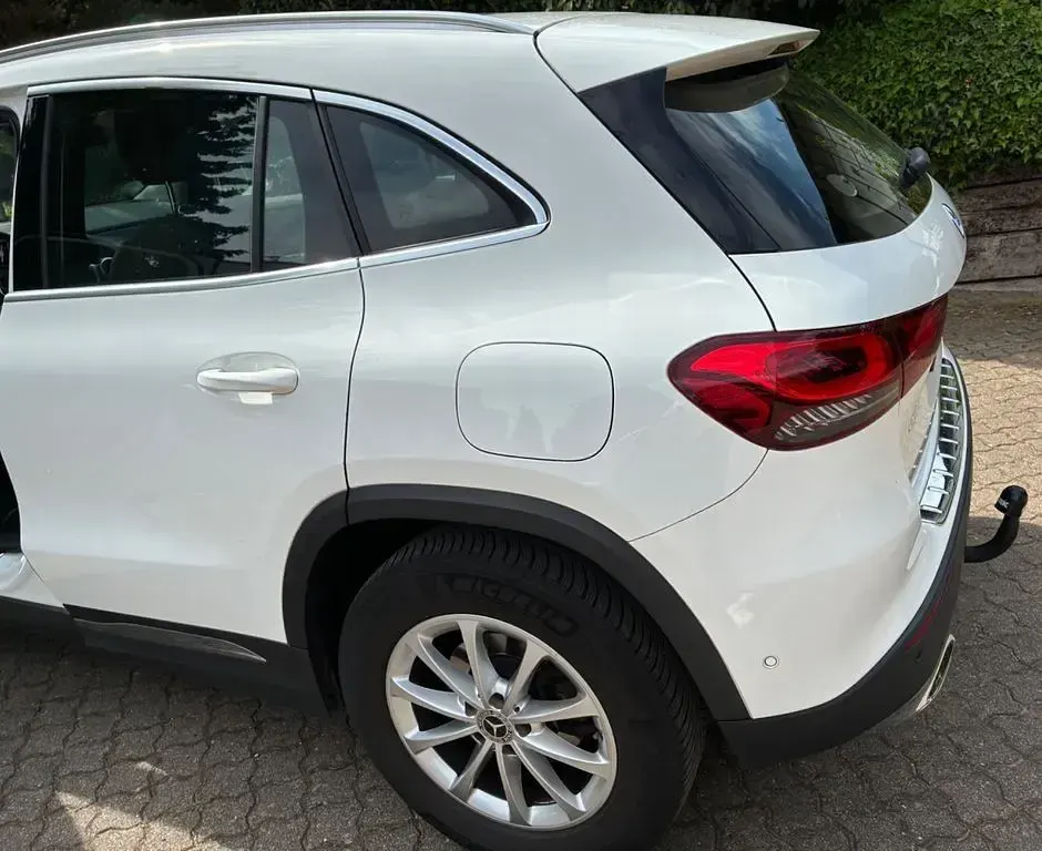 Gebraucht Mercedes GLA200 160 PS (117 kW) 2021 Weiß SUV