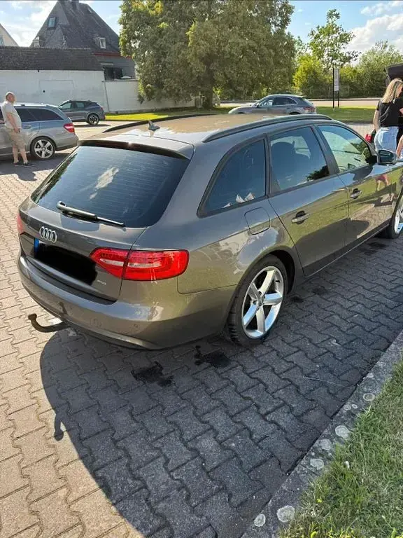 Gebraucht Audi A4 Ambiente 177 PS (130 kW) 2014 Braun Kombi