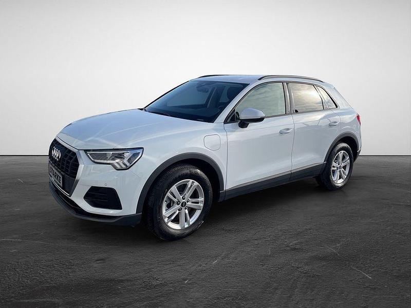 Gebraucht Audi Q3 Comfort 245 PS (180 kW) 2022 Gletscherweiß metallic SUV