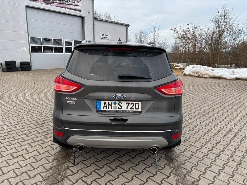Gebraucht Ford Kuga Titanium 179 PS (131 kW) 2015 Grau SUV