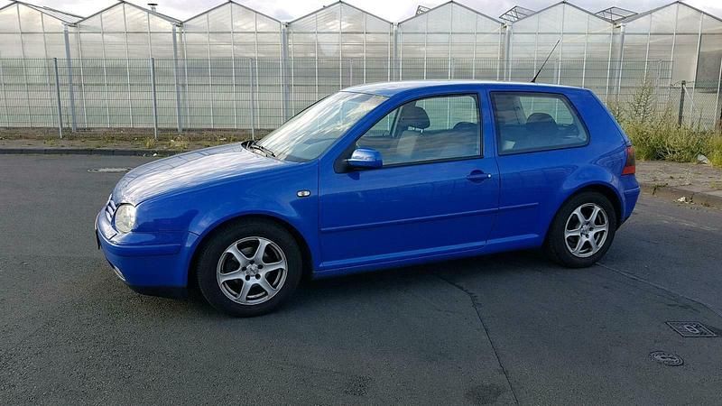 Blau Gebraucht 1998 VW Golf IV Edition Limousine | 990 € (Fairer Preis) - Bild 1/4
