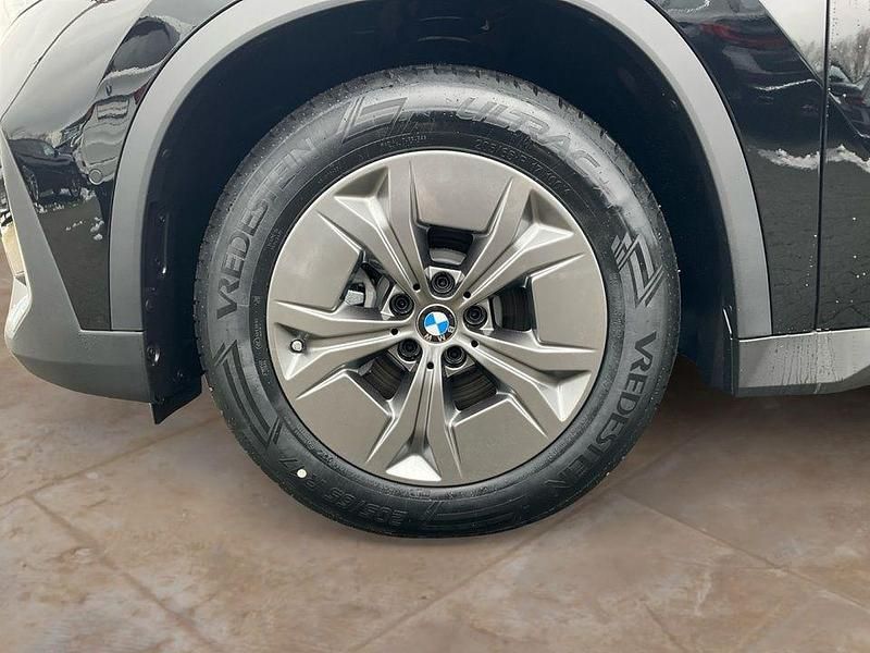 Neu BMW iX1 Performance 230 kW (313 PS) 2025 Schwarz uni SUV