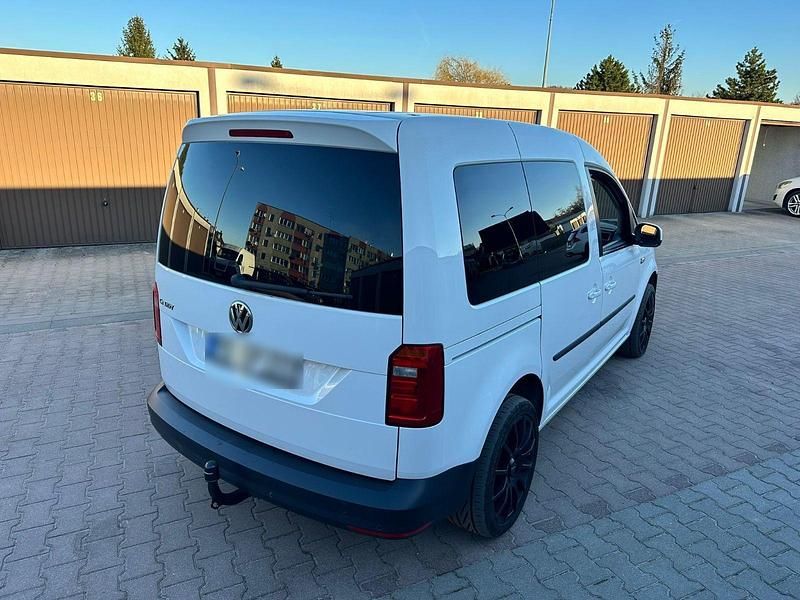 Gebraucht VW Caddy Beach 150 PS (110 kW) 2018 Weiß Van / Kleinbus
