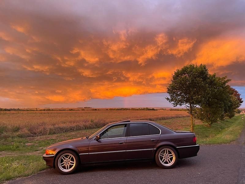 Violet Gebraucht 1998 BMW 728 Limousine | 15.499 € - Bild 1/4