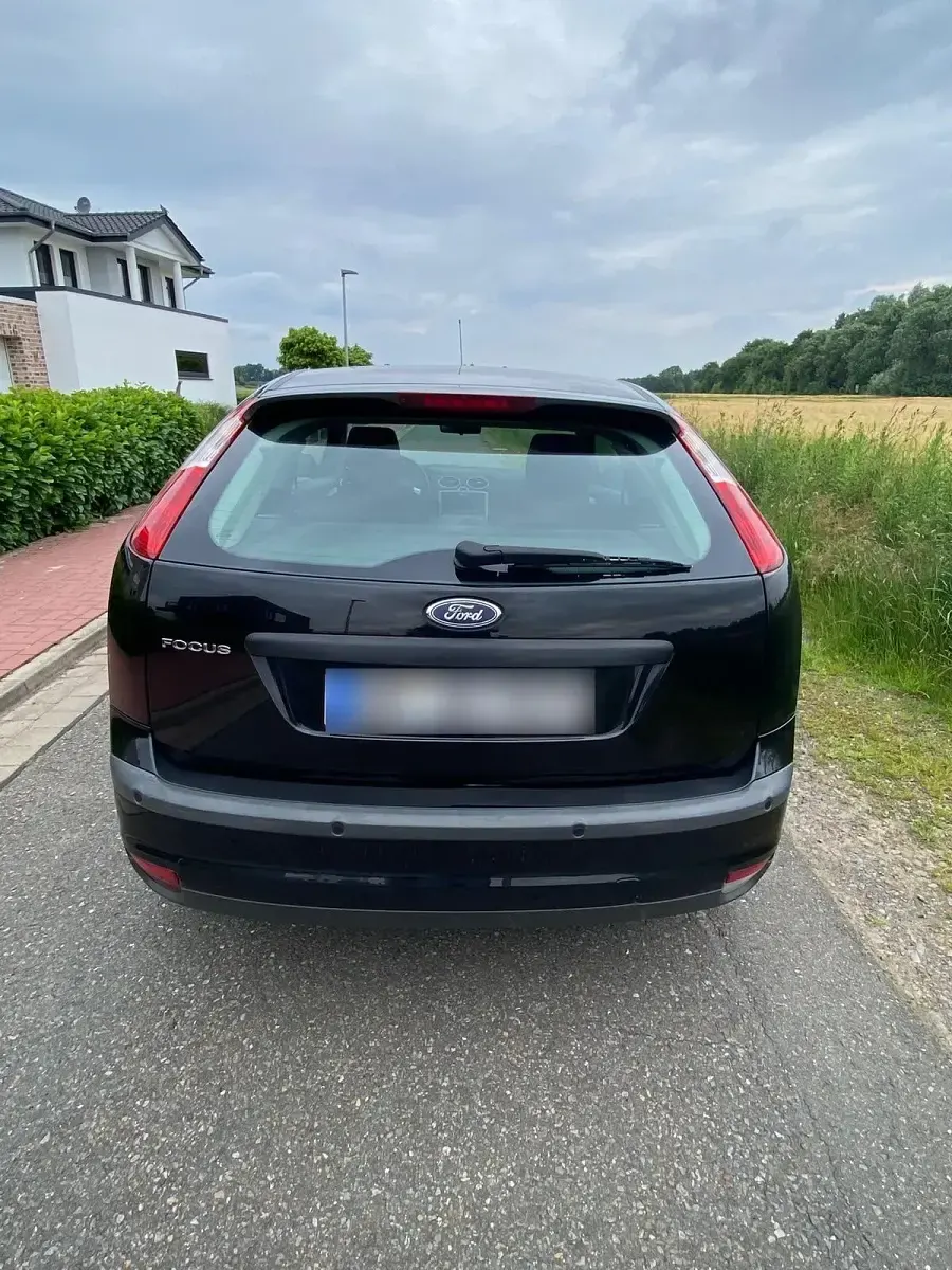 Gebraucht Ford Focus 101 PS (74 kW) 2005 Schwarz Limousine