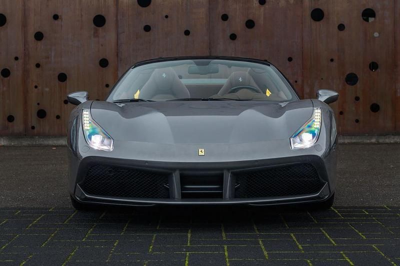 Gebraucht Ferrari 488 672 PS (494 kW) 2016 Grau Cabrio