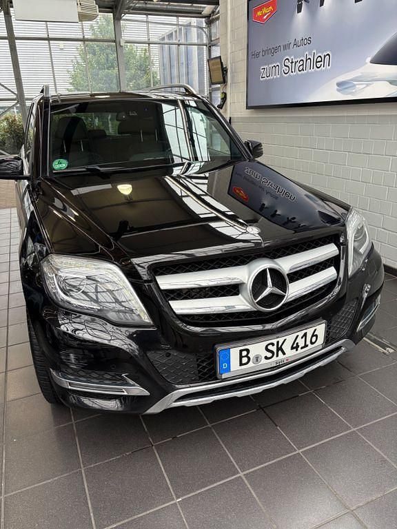 Schwarz Gebraucht 2014 Mercedes GLK350 SUV | 20.800 € (Fairer Preis) - Bild 1/4