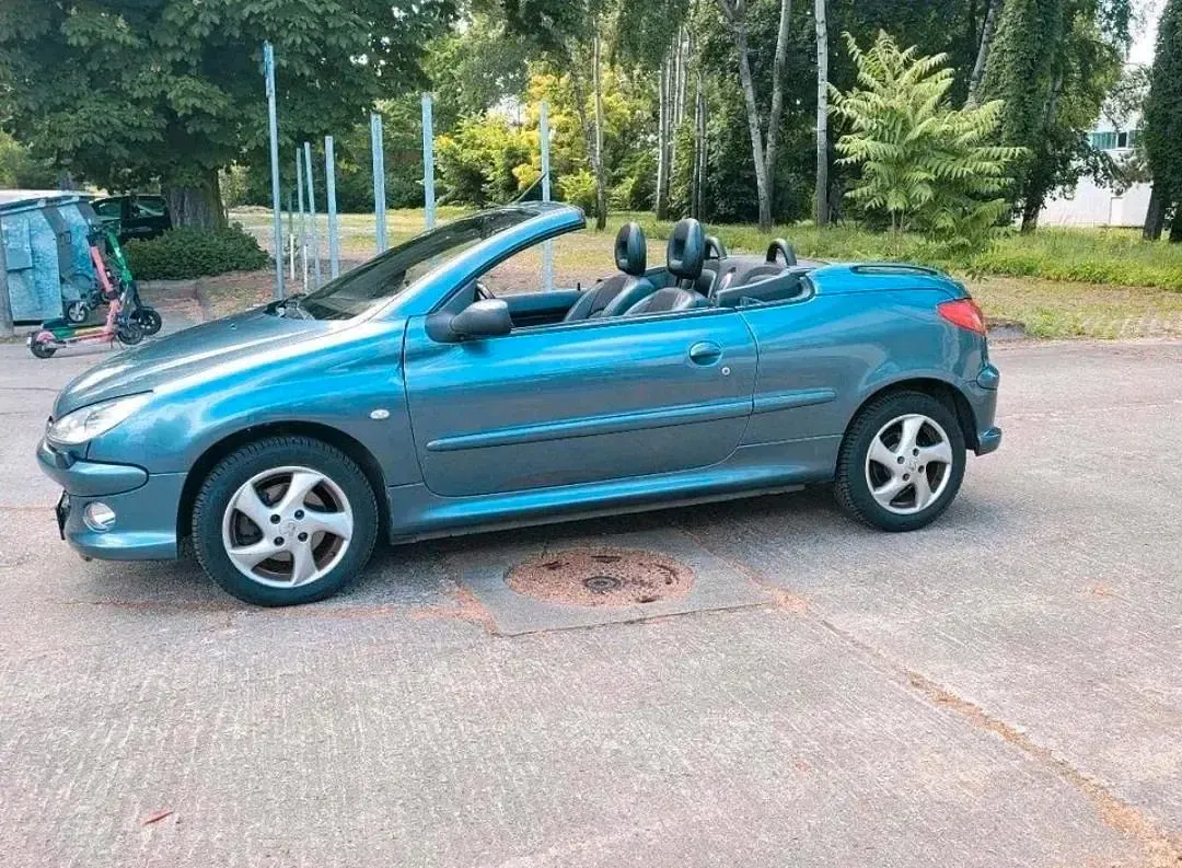 Gebraucht Peugeot 206 CC Platinum 109 PS (80 kW) 2005 Blau Cabrio