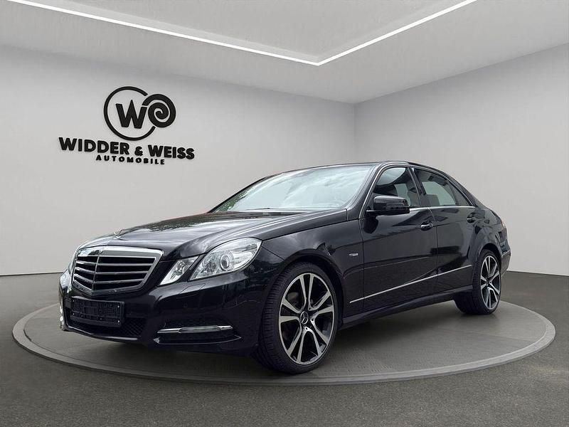 Schwarz Gebraucht 2012 Mercedes E220 Avantgarde Limousine | 12.990 € (Fairer Preis) - Bild 1/4