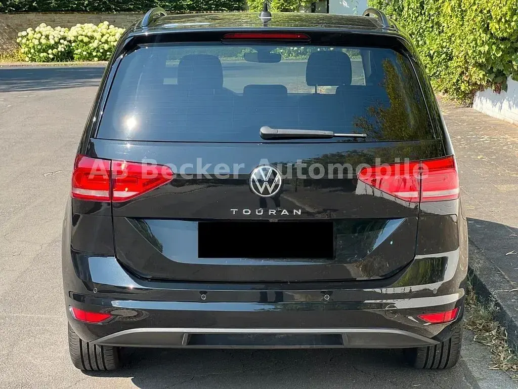 Gebraucht VW Touran Comfortline 150 PS (110 kW) 2025 Schwarz Van / Kleinbus