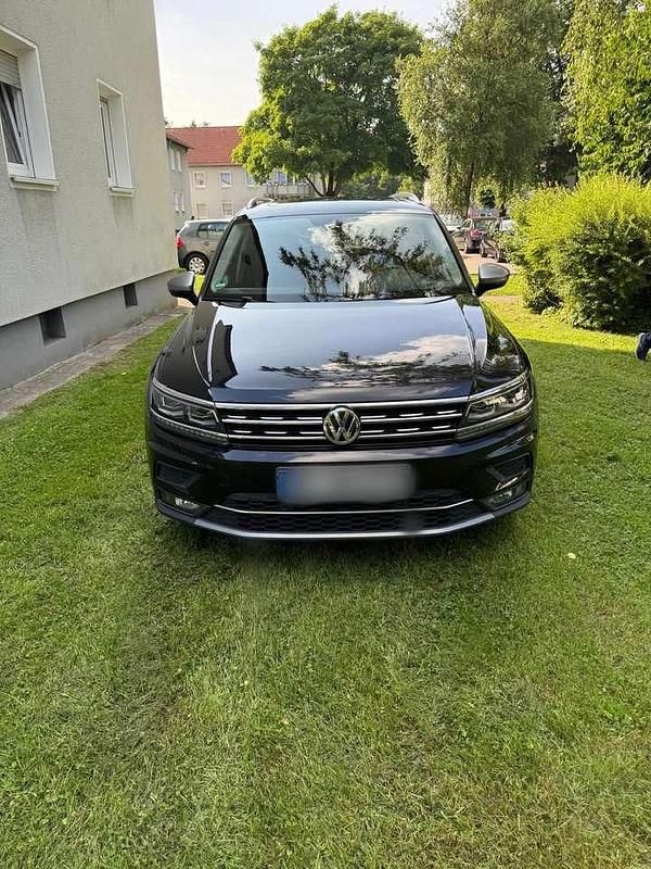 Schwarz Gebraucht 2019 VW Tiguan Allspace Highline SUV | 24.990 € (Fairer Preis) - Bild 1/4