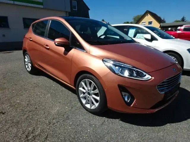 Gebraucht Ford Fiesta Titanium 101 PS (74 kW) 2017 Kalaharibraun metallic Kleinwagen
