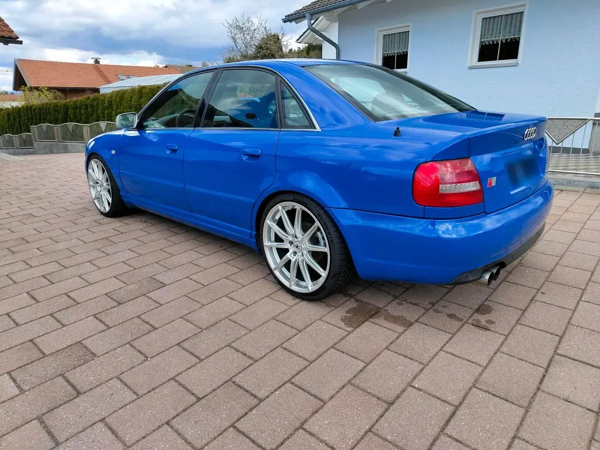 Gebraucht Audi S4 265 PS (194 kW) 1999 Blau Limousine