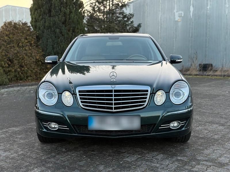 Gebraucht Mercedes E320 Avantgarde 224 PS (164 kW) 2008 Grün Limousine