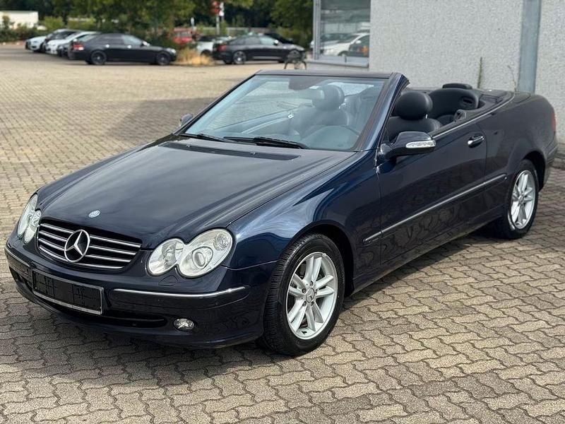 Blau Gebraucht 2003 Mercedes CLK200 Avantgarde Cabrio | 5.490 € (Fairer Preis) - Bild 1/4