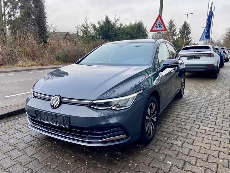 Gebraucht VW Golf VIII Move 131 PS (96 kW) 2023 Grau Limousine