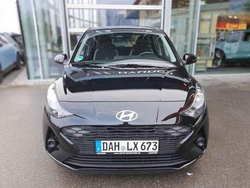Gebraucht Hyundai i10 Select 63 PS (46 kW) 2024 Phantom black mineraleffekt Kleinwagen