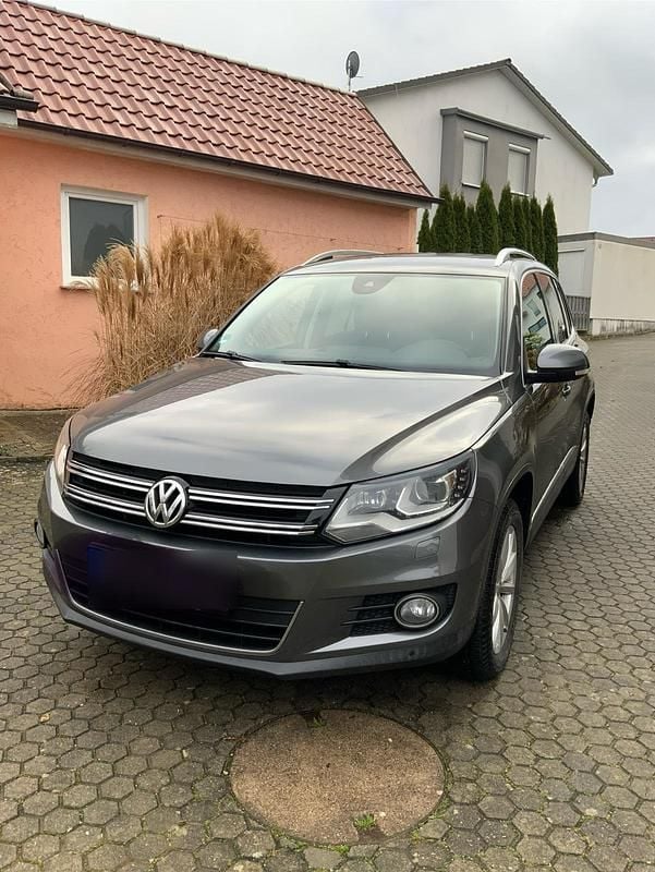 Grau Gebraucht 2016 VW Tiguan SUV | 15.800 € (Superpreis) - Bild 1/4