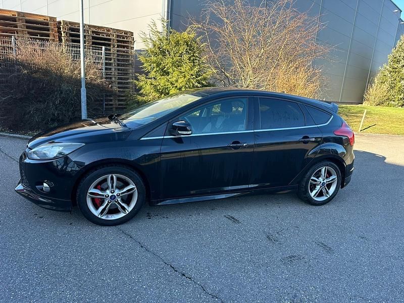 Gebraucht Ford Focus ST-Line 150 PS (110 kW) 2013 Schwarz Limousine