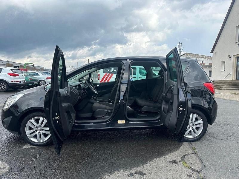 Gebraucht Opel Meriva Edition 101 PS (74 kW) 2011 Schwarz Van / Kleinbus