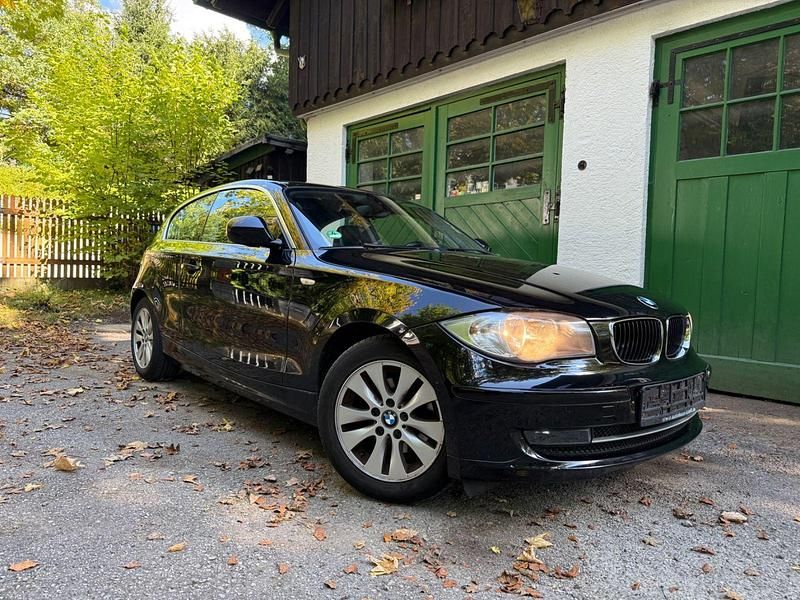 Schwarz Gebraucht 2010 BMW 118 Coupé Advantage Coupé | 4.990 € (Guter Preis) - Bild 1/4