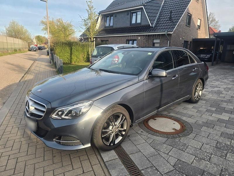 Gebraucht Mercedes E200 Elegance 184 PS (135 kW) 2014 Grau Limousine