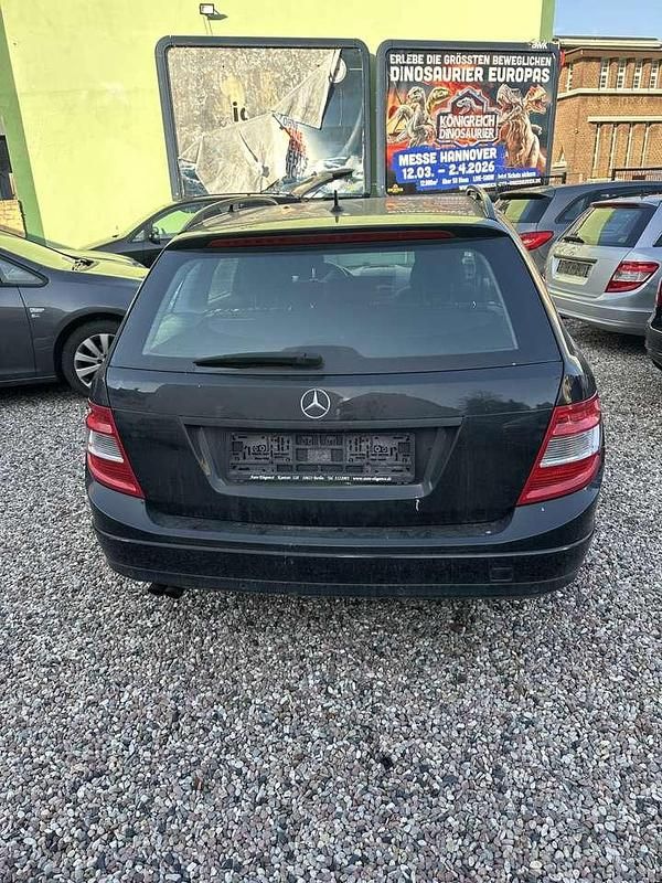 Gebraucht Mercedes C180 156 PS (114 kW) 2010 Obsidianschwarz  metalliclack Kombi