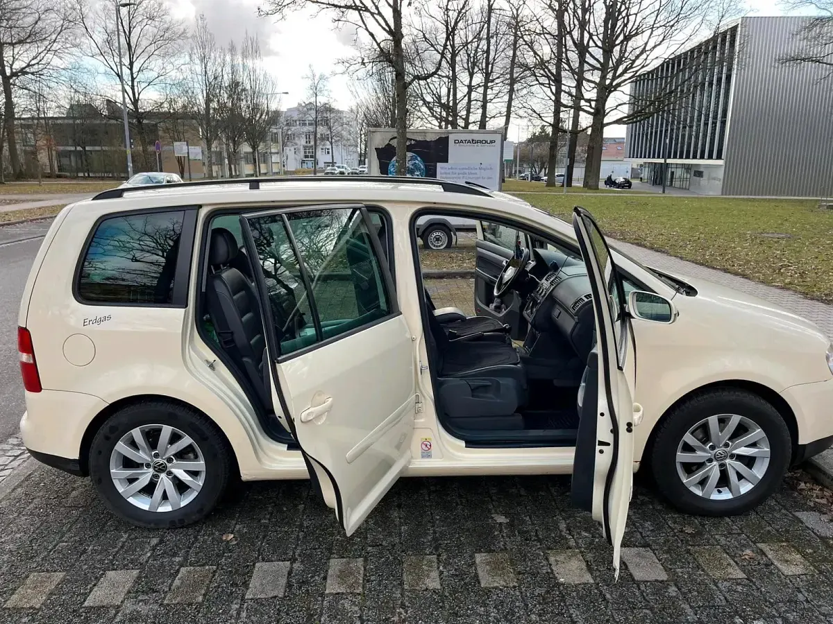 Gebraucht VW Touran Highline 109 PS (80 kW) 2007 Beige Van / Kleinbus