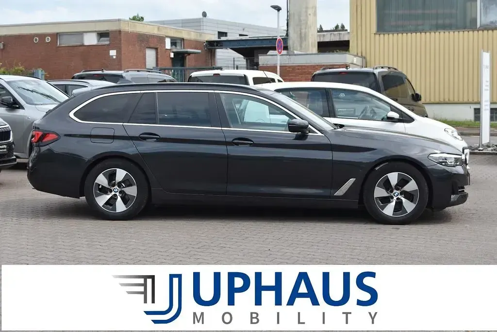 Gebraucht BMW 520 190 PS (139 kW) 2022 Grau Kombi