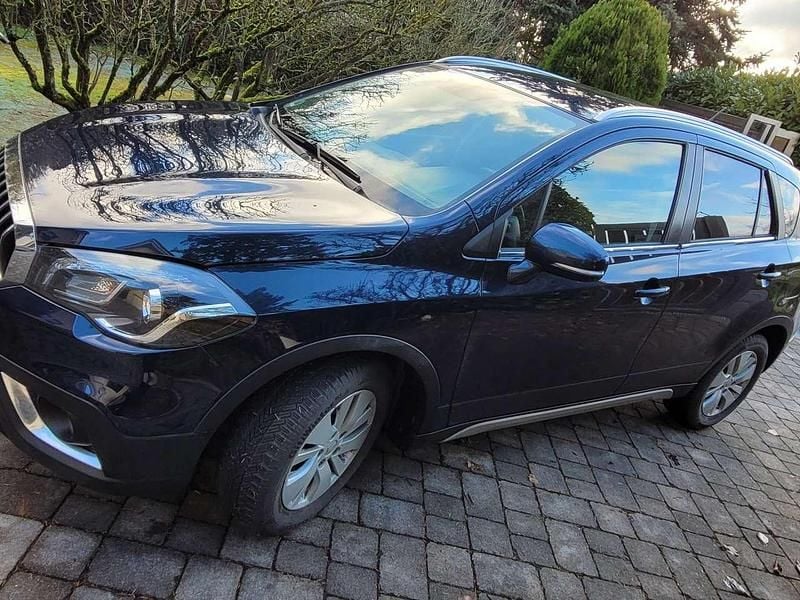 Blau Gebraucht 2019 Suzuki SX4 Comfort+ Limousine | 16.000 € (Fairer Preis) - Bild 1/4