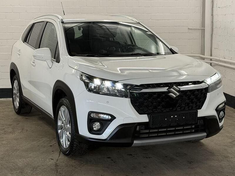 Gebraucht Suzuki SX4 129 PS (94 kW) 2025 Weiß SUV