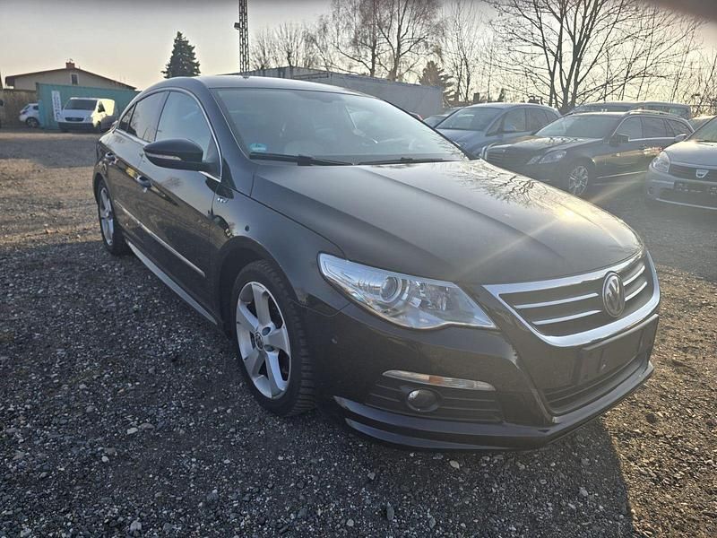 Gebraucht VW Passat R 143 PS (105 kW) 2010 Schwarz Limousine