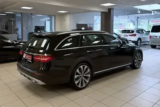 Gebraucht Mercedes E400 340 PS (250 kW) 2019 Schwarz Limousine