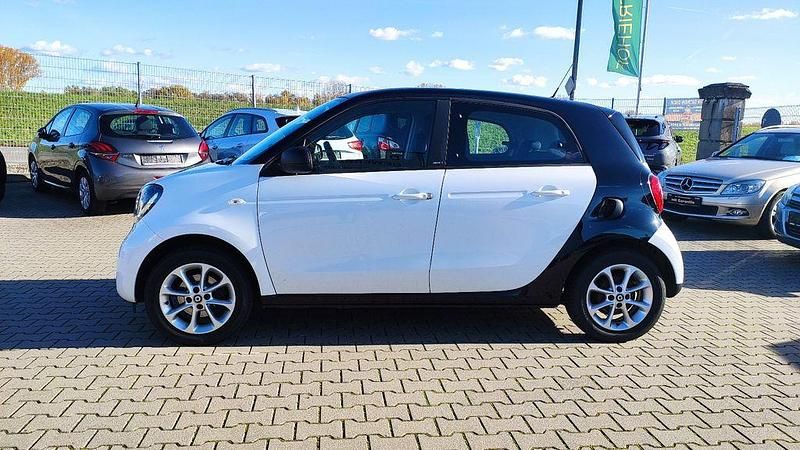 Gebraucht Smart ForFour 90 PS (66 kW) 2018 Schwarz Kleinwagen