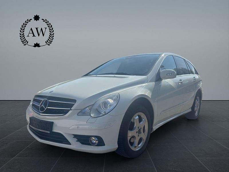 Weiß Gebraucht 2009 Mercedes R350 AMG Van / Kleinbus | 7.499 € (Fairer Preis) - Bild 1/4