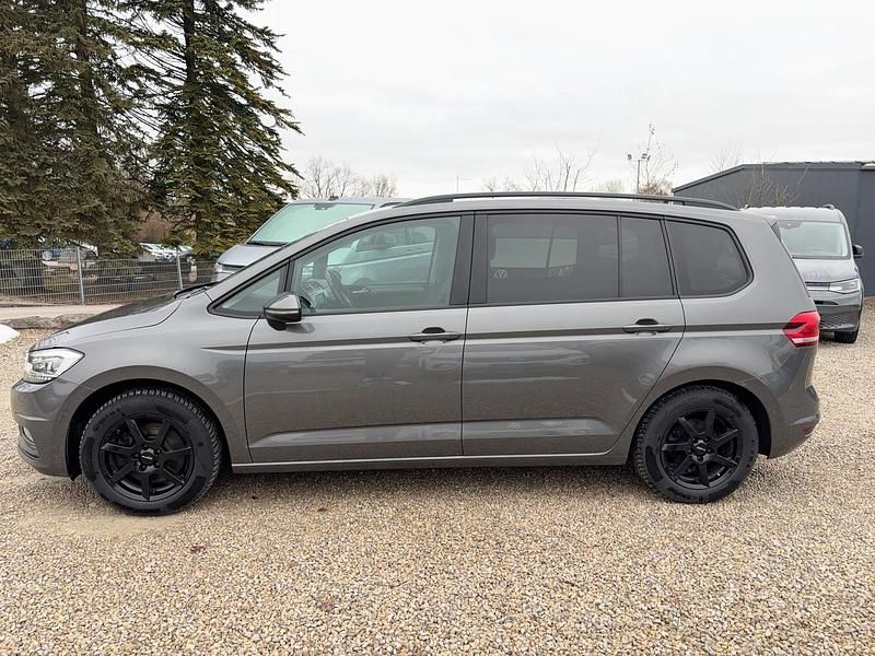 Gebraucht VW Touran Comfortline 150 PS (110 kW) 2015 Grau Van / Kleinbus