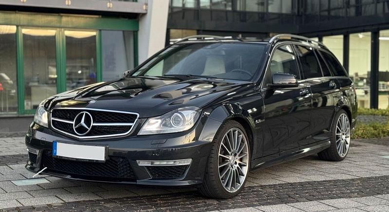 Schwarz Gebraucht 2013 Mercedes C63 AMG AMG Kombi | 47.900 € (Etwas zu teuer) - Bild 1/4