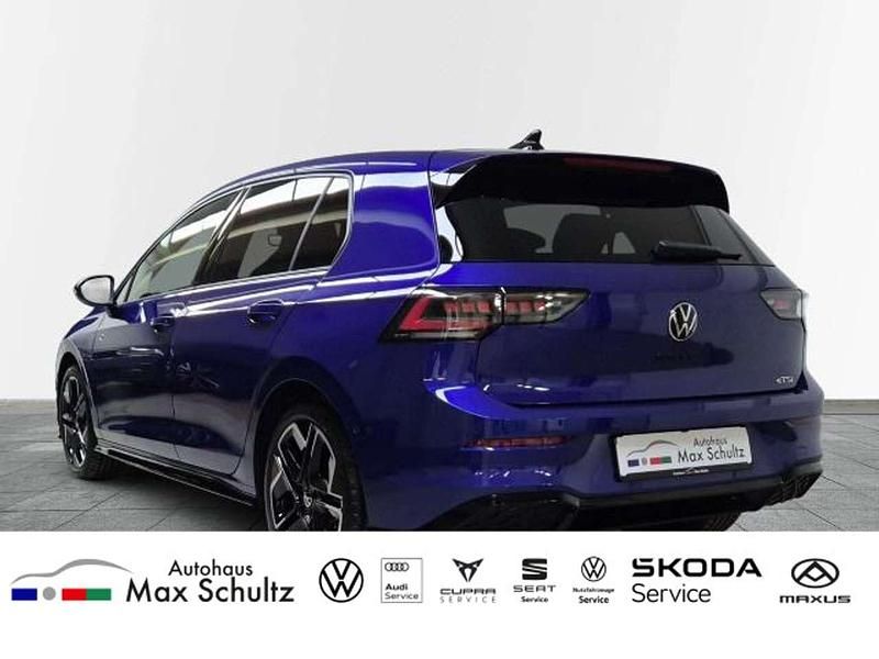 Blau Gebraucht 2025 VW Golf VIII R-line Limousine | 38.990 € (Teuer) - Bild 1/2